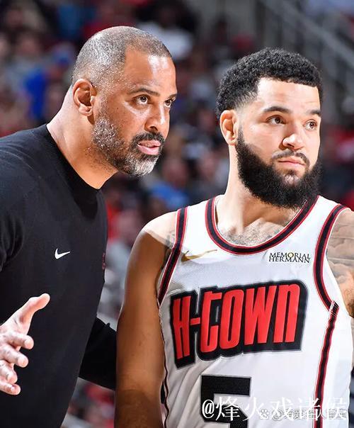 雄鹿2换5大交易:库兹马波蒂斯及两首轮换回波特托马斯 雄鹿2换5大交易:库兹马波蒂斯及两首轮换回波特托马斯